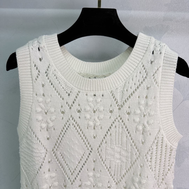 chr1st1an D10r sweaters